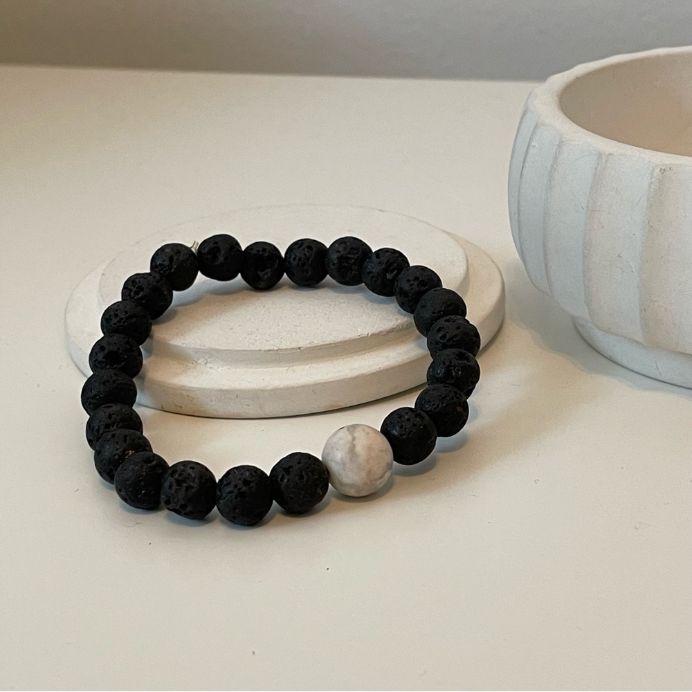 Chakra Healing Black Lava Rock White Agate Beaded Bracelet Elastic Band Unisex